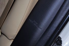 2013款丰田锐志2.5V尚锐版