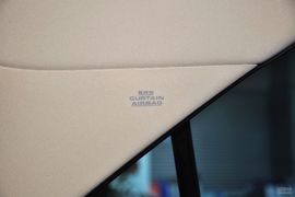 2013款丰田锐志2.5V尚锐版