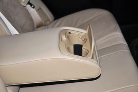 2013款丰田锐志2.5V尚锐版