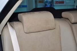 2013款丰田锐志2.5V尚锐版