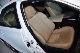 2013款丰田锐志2.5V尚锐版