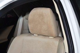 2013款丰田锐志2.5V尚锐版