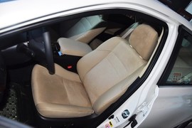 2013款丰田锐志2.5V尚锐版