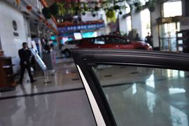 2013款丰田锐志2.5V尚锐版