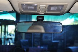 2013款丰田锐志2.5V尚锐版