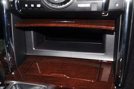 2013款丰田锐志2.5V尚锐版