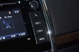 2013款丰田锐志2.5V尚锐版