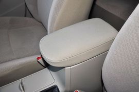 2013款丰田卡罗拉1.6L