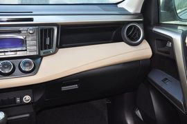 2013款丰田RAV4