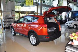 2013款丰田RAV4
