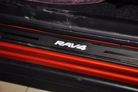 2013款丰田RAV4