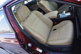 2013款丰田锐志3.0V尊锐导航版