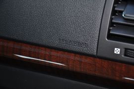 2013款丰田锐志3.0V尊锐导航版