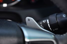 2013款丰田锐志3.0V尊锐导航版