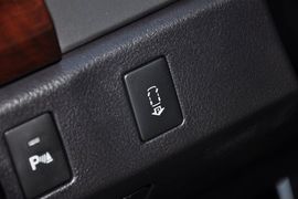 2013款丰田锐志3.0V尊锐导航版