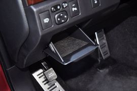 2013款丰田锐志3.0V尊锐导航版