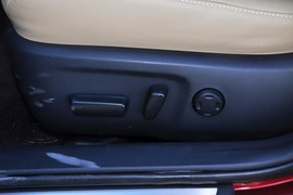 2013款丰田锐志3.0V尊锐导航版