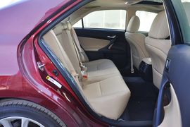 2013款丰田锐志3.0V尊锐导航版