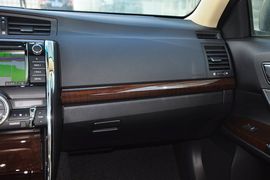 2013款丰田锐志3.0V尊锐导航版