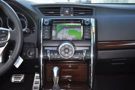 2013款丰田锐志3.0V尊锐导航版