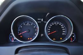 2013款丰田锐志3.0V尊锐导航版