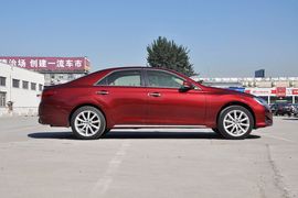 2013款丰田锐志3.0V尊锐导航版