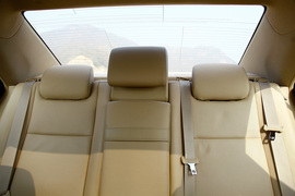 安静舒适/越堵越省油！体验凯美瑞·尊瑞