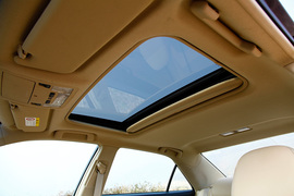 安静舒适/越堵越省油！体验凯美瑞·尊瑞