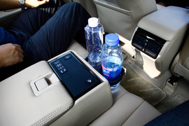 安静舒适/越堵越省油！体验凯美瑞·尊瑞