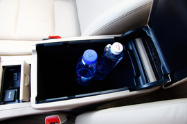 安静舒适/越堵越省油！体验凯美瑞·尊瑞