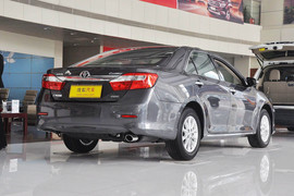 2013款丰田凯美瑞2.0G舒适版