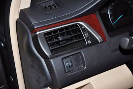 2013款丰田凯美瑞2.0G舒适版