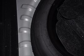 2013款北京汽车E150三厢版手动乐尚型