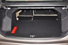 2013款北京汽车E150三厢版手动乐尚型