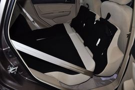 2013款北京汽车E150三厢版手动乐尚型