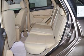 2013款北京汽车E150三厢版手动乐尚型