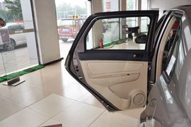 2013款北京汽车E150三厢版手动乐尚型