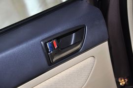 2013款北京汽车E150三厢版手动乐尚型