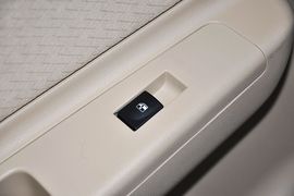 2013款北京汽车E150三厢版手动乐尚型