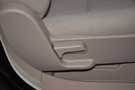 2013款北京汽车E150三厢版手动乐尚型