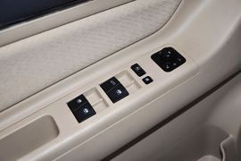 2013款北京汽车E150三厢版手动乐尚型