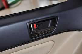 2013款北京汽车E150三厢版手动乐尚型