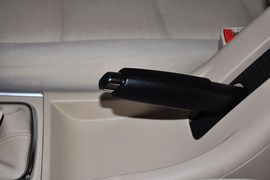 2013款北京汽车E150三厢版手动乐尚型