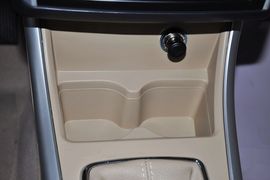 2013款北京汽车E150三厢版手动乐尚型