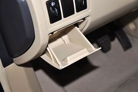 2013款北京汽车E150三厢版手动乐尚型