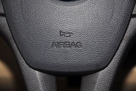 2013款北京汽车E150三厢版手动乐尚型