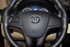 2013款北京汽车E150三厢版手动乐尚型