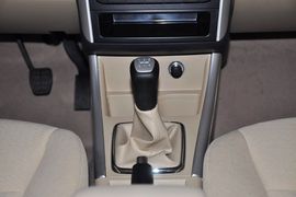 2013款北京汽车E150三厢版手动乐尚型