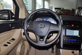 2013款北京汽车E150三厢版手动乐尚型