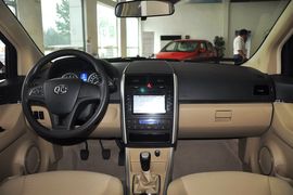 2013款北京汽车E150三厢版手动乐尚型